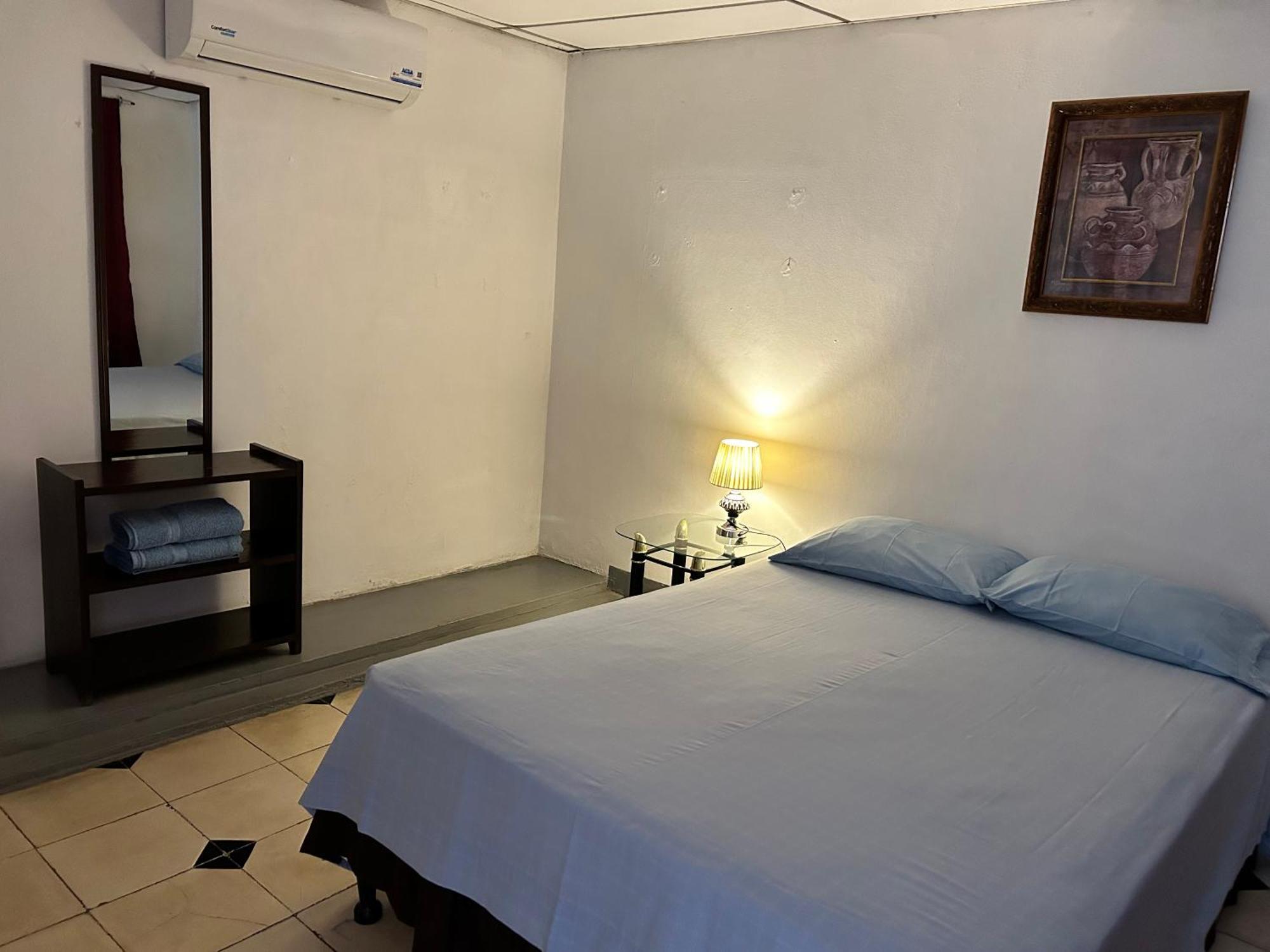 El Callejon Guest House León Exteriör bild