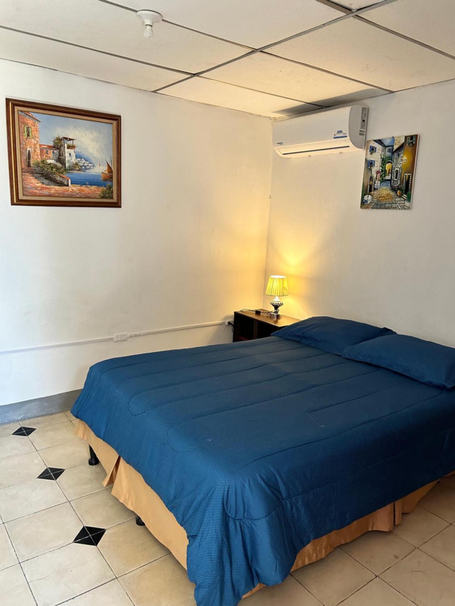 El Callejon Guest House León Exteriör bild